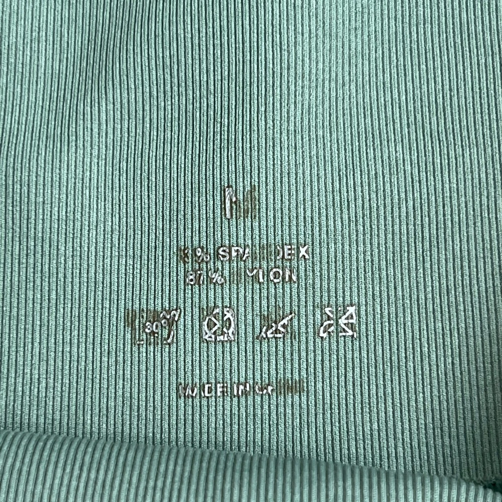 NVGTN Signature 2.0 Leggings Womens Medium Sage Green Seamless High Waist - Picture 3 of 10
